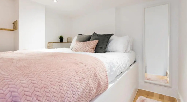Stylish Hyde Park Apartment
