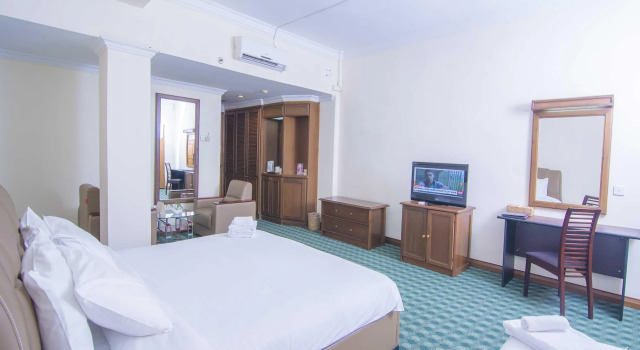 Asia Plaza Hotel, Забронировать Отель Янгон Янгон, рядом с Embassy of Canada