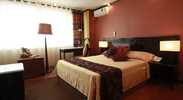 Номер Deluxe Manila Manor Hotel