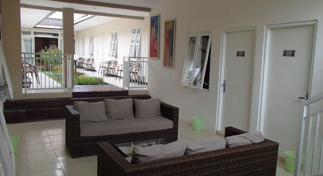 Shakila Guest House, Boek Pension Batu East Java, in de buurt van Taman Wisata Tirta Nirwana Songgoriti