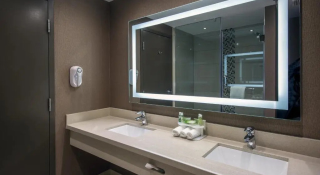 Люкс c 1 комнатой Quality Inn & Suites Regina Downtown