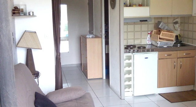 Studio in Bormes-les-mimosas, With Wonderful sea View, Pool Access and