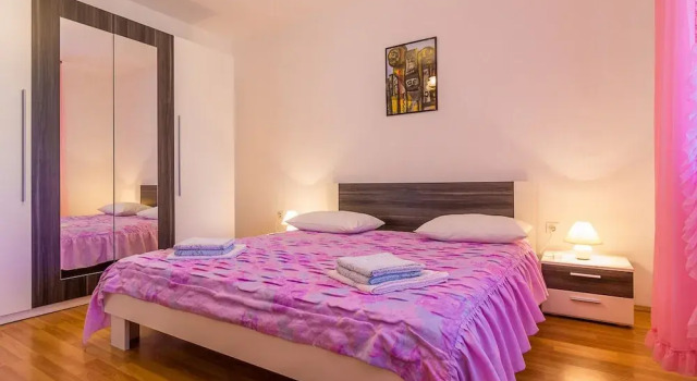 Comfortable Apartment With Terrace and Garden
