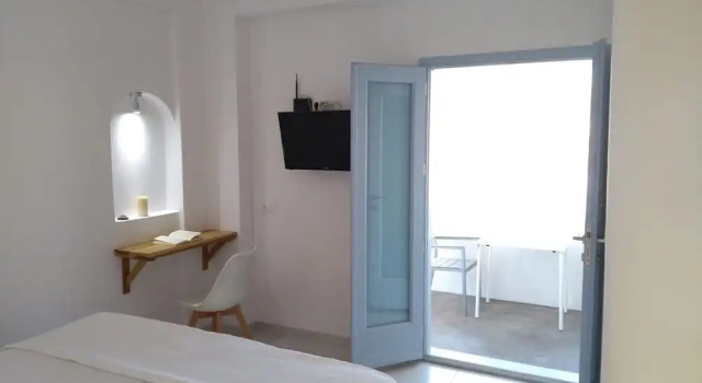 Двухместный номер Economy с балконом и с видом на сад Daylight Hotel