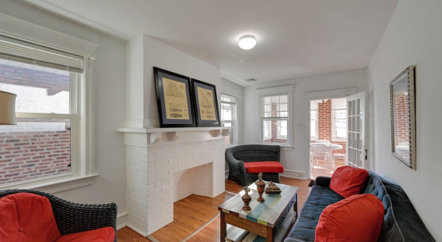 2 Blocks to Ventnor City Beach: Pet-friendly Gem!
