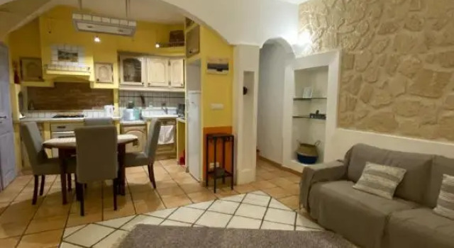 Le Cigalou : T2 en Duplex au centre ville, Забронировать Отель Ла-Сьота Calanques National Park, рядом с Seynerolle