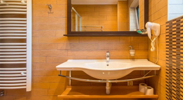 Двухместный номер with Hot Tub Superior с видом на реку Guest House Panorama Aqualux with Free Parking