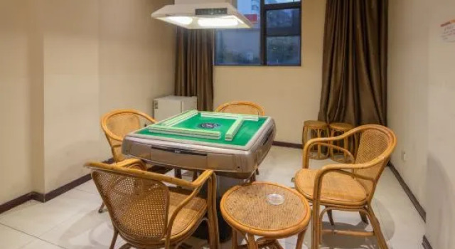 Hualv Chain Hotel (Zhuhai New Yuanming Palace)