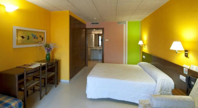 Hotel Can Blanc, Buchen Sie Hotel Hotels in Olot mit Pool, Schwimmbad