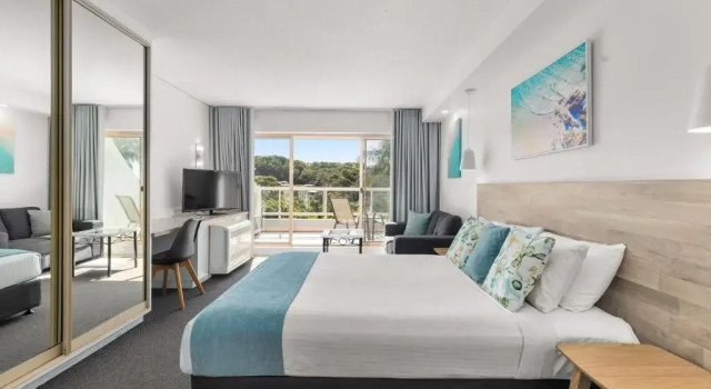 Pacific Bay Resort Suite