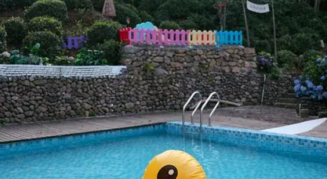 A house hidden between mountains, Prenota Hotel Hotel a Huzhou con piscina, Piscina
