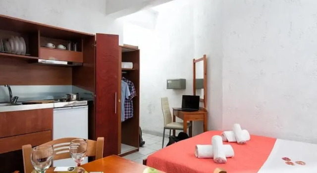 Cozy Studio in Hersonissos Center, Забронировать Отель Лименас Херсонису 