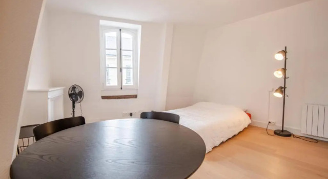 Récent studio à deux pas du Vieux Tours, Rezerwuj Hotel Tours 