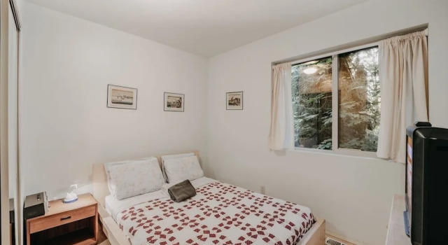 19mbr - Hot Tub - Sauna - Bbq - Pets Ok - Wifi - Sleeps 10 5 Bedroom Home by RedAwning, Buchen Sie Hotel SPA-Hotels in Glacier, SPA