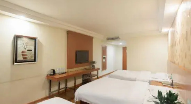 Трёхместный номер Standard Отель GreenTree Alliance Linyi Mengyin County Xincheng Road Hotel