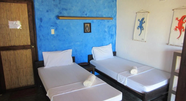 Blue Orange Ville, Prenota Hotel Balabag Filippine