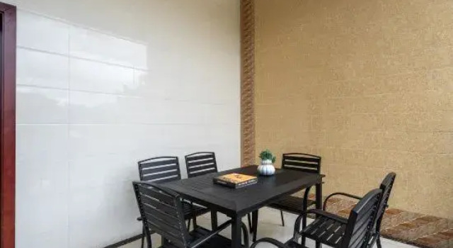 Human   Cottage  Hotel  Sanyi  Airport  Branch, Prenota Hotel Hotel a Lijiang con parcheggio, Parcheggio