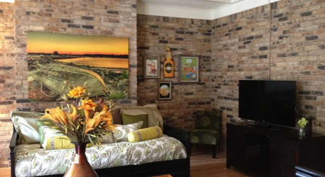 Two bedroom House with fenced in yard, covered patio area, located at the Joplin Inn at the entrance to Mountain Harbor, just 1 1/2 miles from Lake Ouachita. by RedAwning, Prenota Casa vacanze Monte Ida 