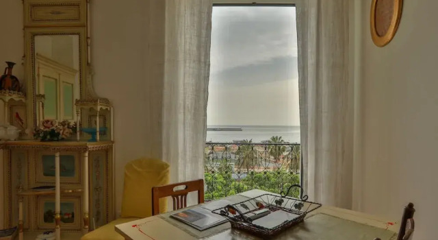 Amazing Sea View in Historic Building in Downtown by Wonderful Italy