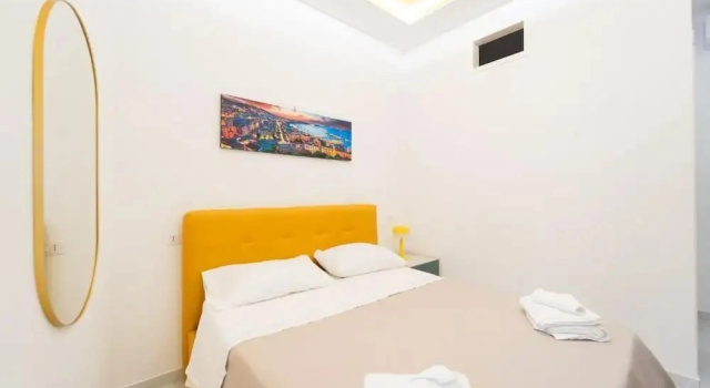 B&B Vico Teresa 148, Забронировать Отель Неаполь Кампания, рядом с Церковь и монастырь Сан-Лоренцо-Маджоре
