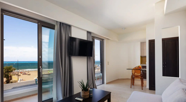 Полулюкс Steris Elegant Beach Hotel