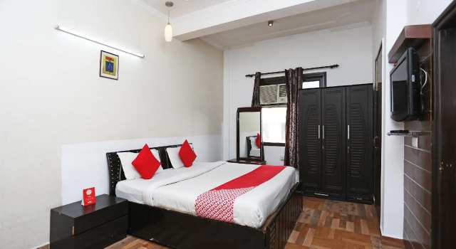 Oyo Flagship 75559 City View