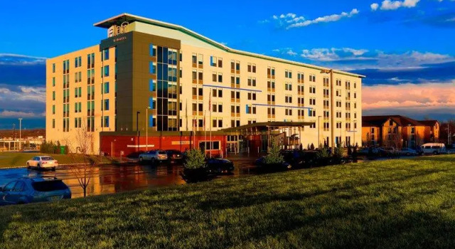Кровать в общем номере Aloft by Marriott Mount Laurel