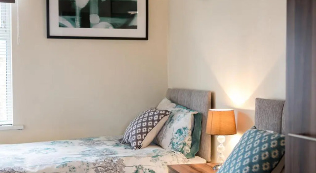Linslade Apartment - for Groups and Contractors, Varaa Huoneisto Asunnot kohteessa Merseyside, Huoneisto