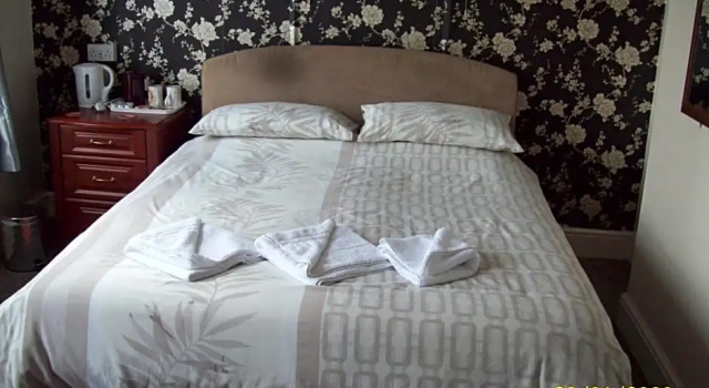 Номер Standard The Crown Hotel