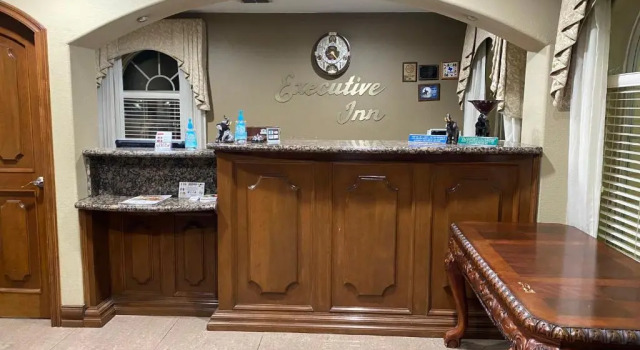 Cotulla Executive Inn