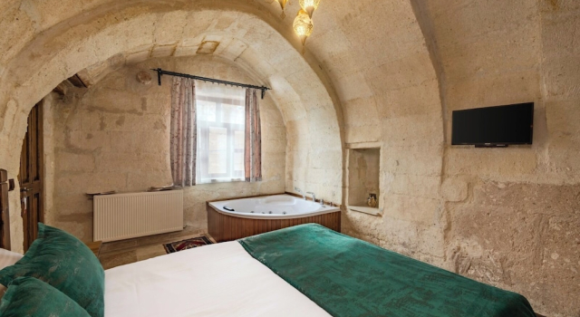 Люкс Royal с видом на город Zula Cave House