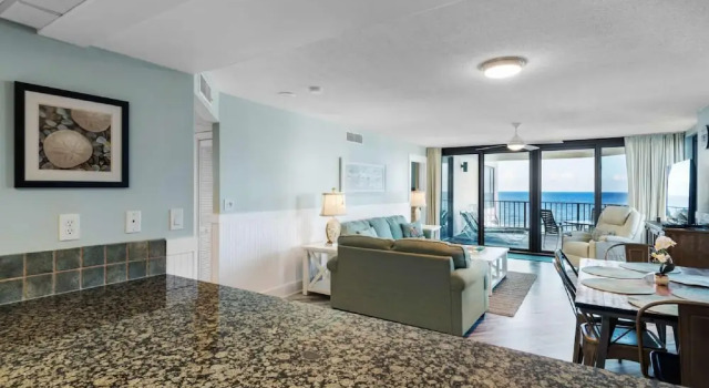 Номер Standard с балконом Watercrest 2 Bedroom Apartment