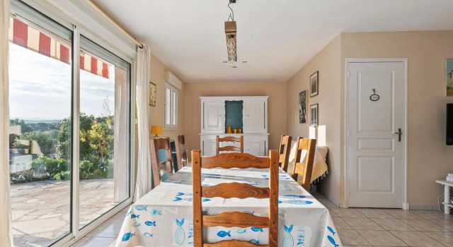 Modern Villa in Roquebrun with Private Pool, Rezervasyon Villa Roquebrun Hérault