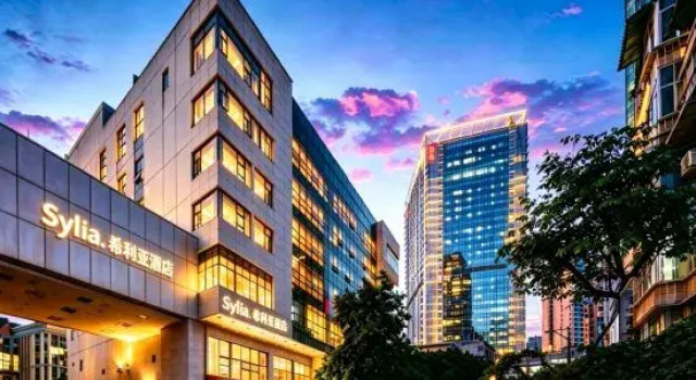 Hilliya | HILLITYAD Tianfu · Designer Hotel (Chengdu Chunxi Road Branch), Rezerwuj Hotel Hotele w Chengdu z basenem, w pobliżu Jinjiang Theatre, Basen
