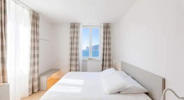 Трёхместный номер Standard с видом на озеро Hotel Lago Di Garda