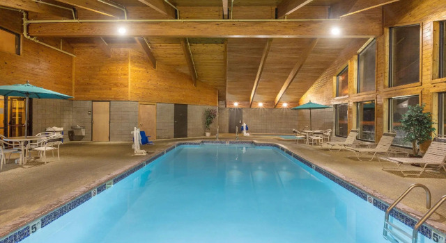 Двухместный номер Standard AmericInn by Wyndham Kearney