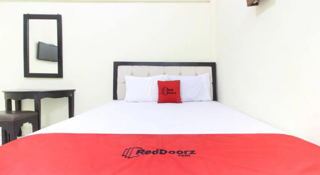 Номер Standard RedDoorz near Kranggan Tugu Jogja