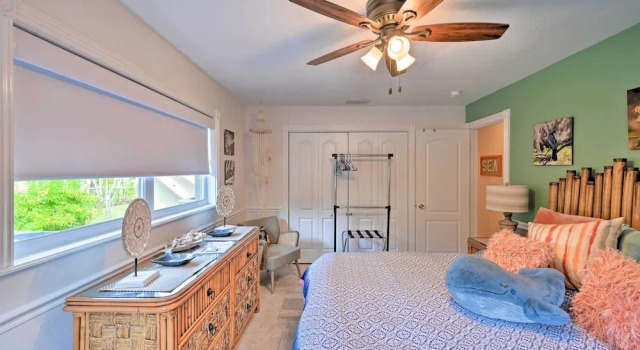 1 Mi to Dtwn: Sun-soaked Cape Coral Getaway!