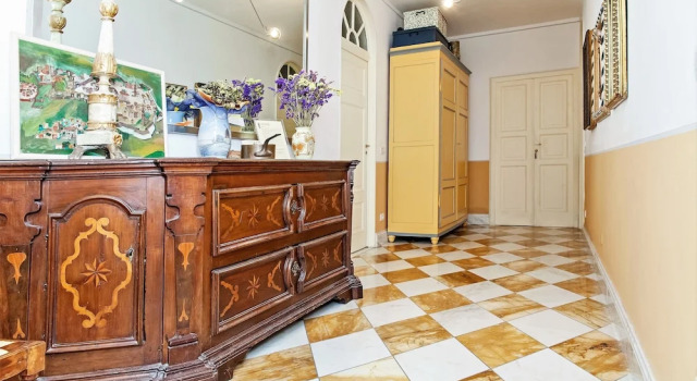Cavour33, Book Hotel Massa Apuana coast