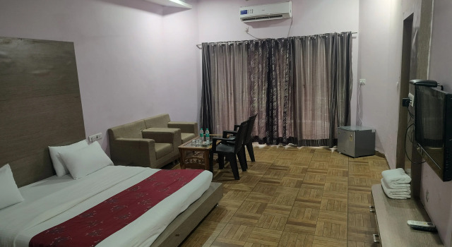 TGI Jahaj Mahal
