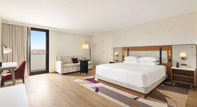 Двухместный номер с балконом и с видом на реку Hyatt Regency New Brunswick