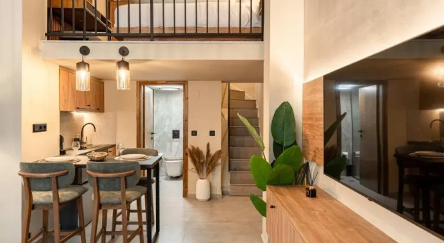 Полулюкс Noemi City Lofts