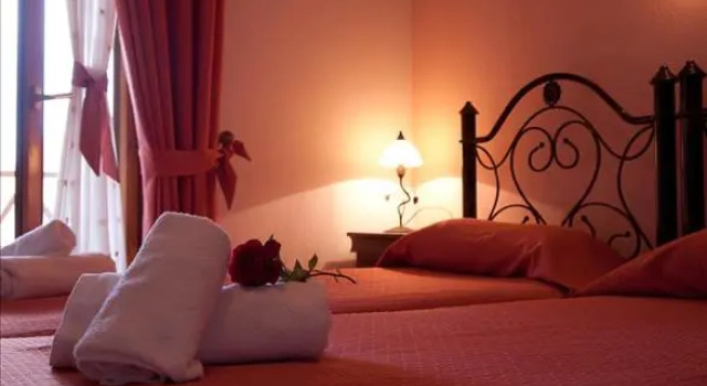 Hotel Ismini, Book Hotel  