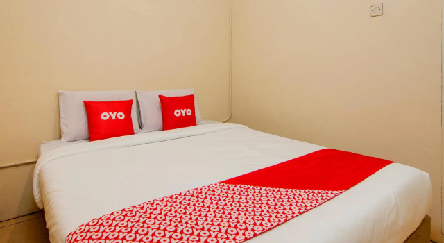 OYO 2045 Hotel 211, Rezerwuj Hotel Parapat Sumatra
