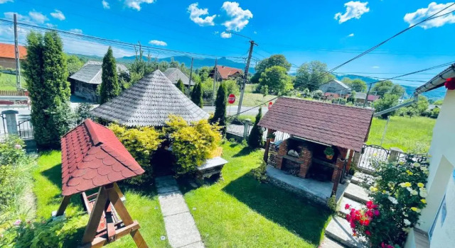 Pensiunea Irina, Rezerwuj Hotel Hotele w Carpathians - Romania z parkingiem, Parking