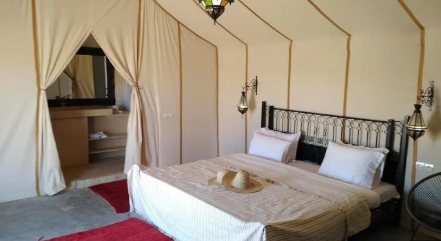 bassou luxury camp, Prenota Campeggio Hotel a Merzouga con piscina, Piscina