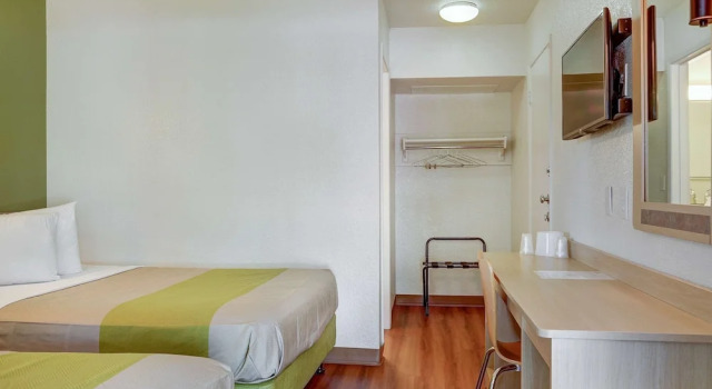 Четырёхместный номер Premium Motel 6-Eugene, OR - South Springfield