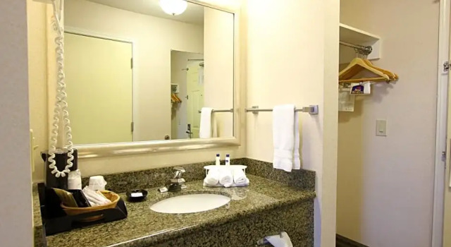 Номер Standard Best Western Plus Twin View Inn & Suites