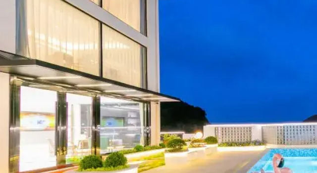 Haikuoyunshen·Super first-line sunrise sea view pool holiday villa (Xiaowushitang Branch), Buchen Sie Villa Villen in Zhoushan, Villa