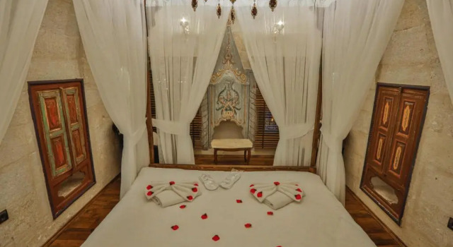 Casia Cave Suites